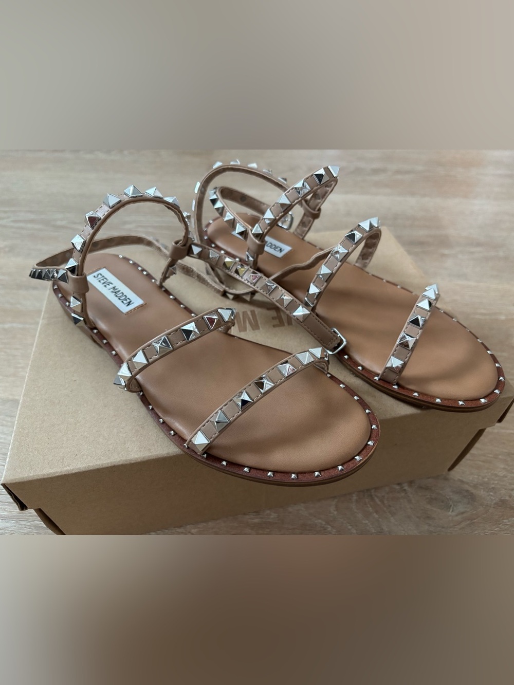 Steve Madden Travel Tan Sandals size 8